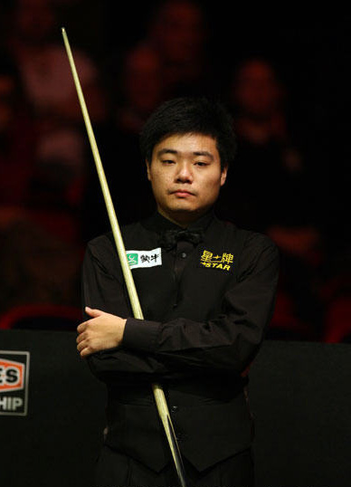 两人通过技 两人通过技