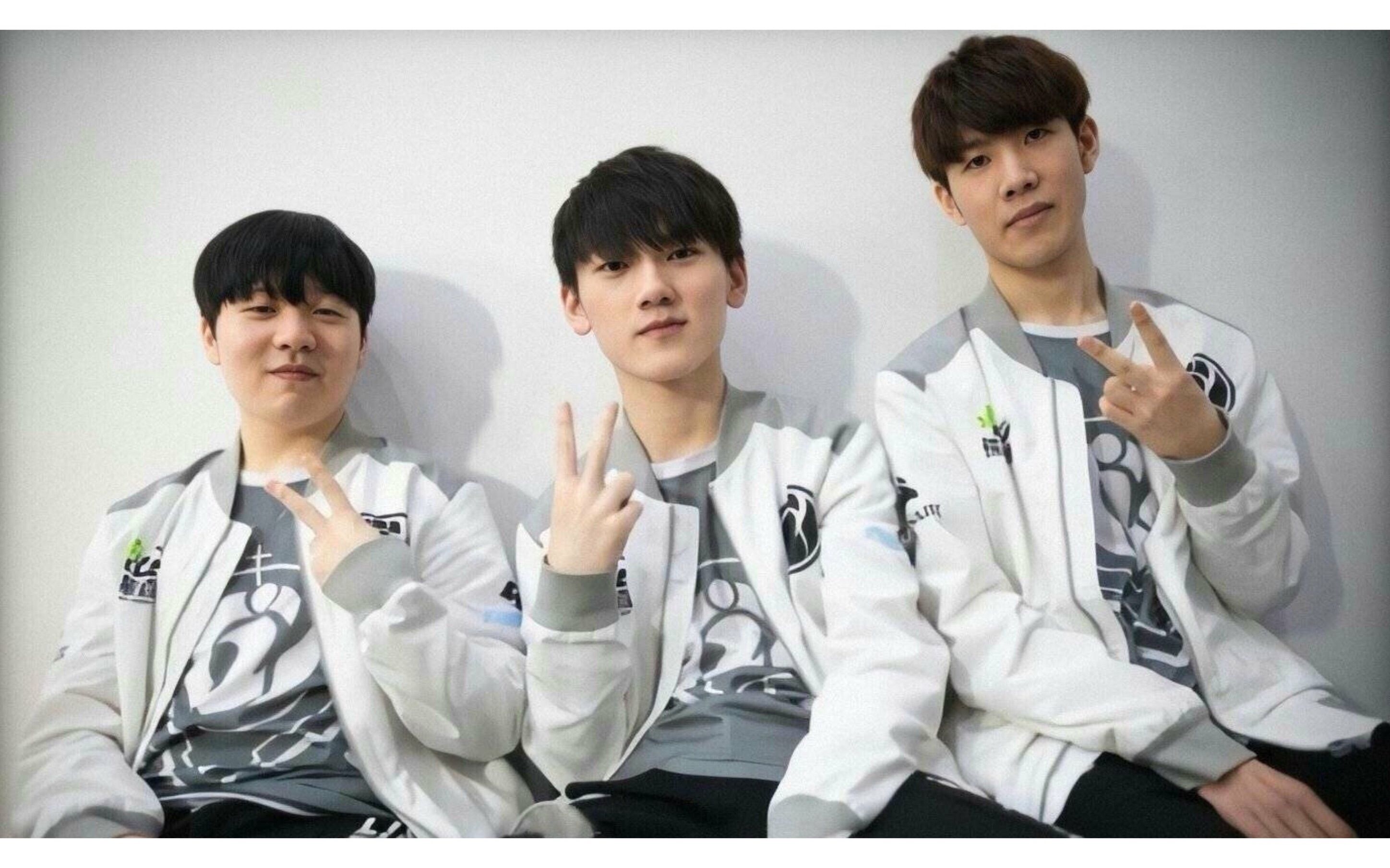 亚当斯在赛 亚当斯在赛