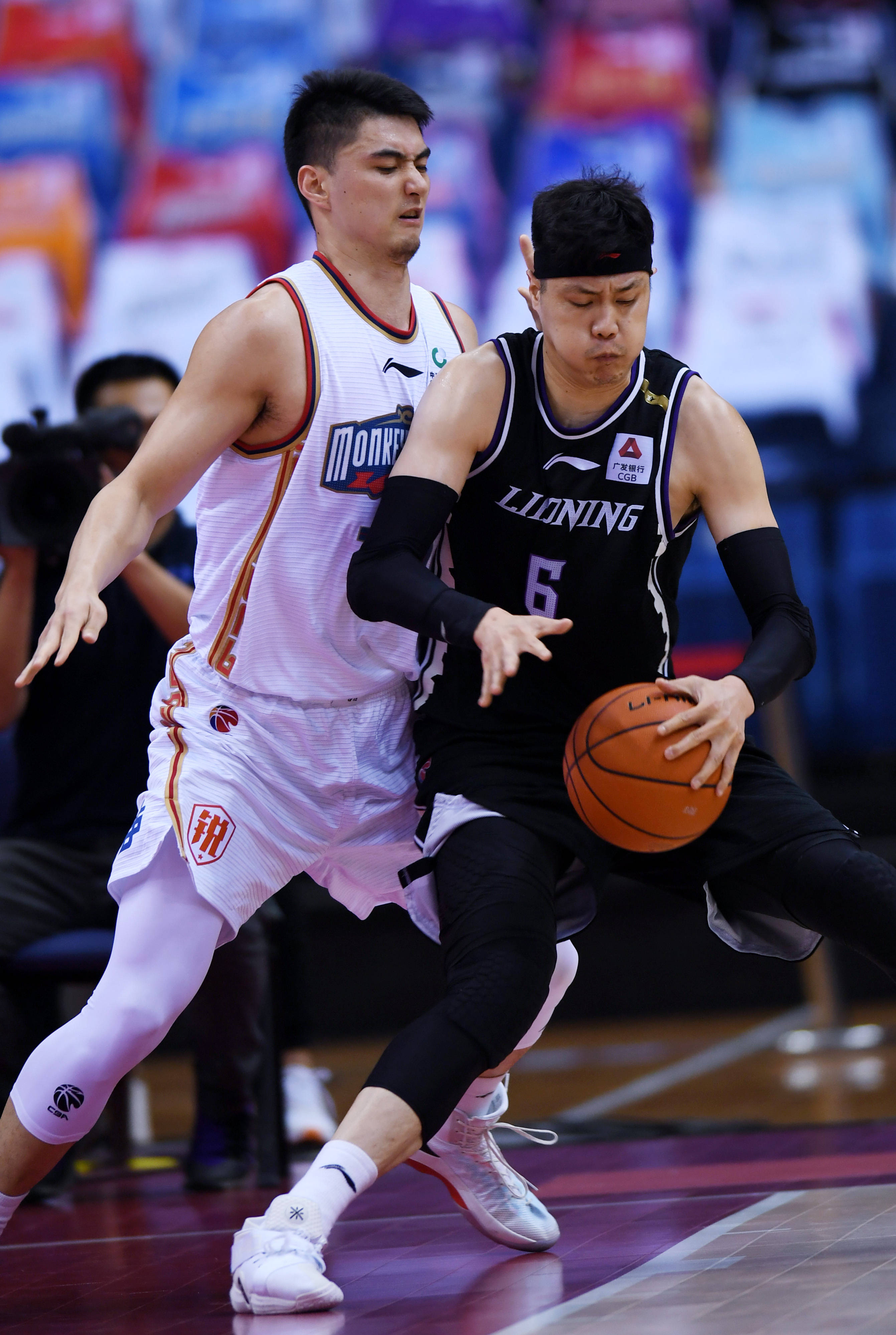 部分球迷阴 部分球迷阴