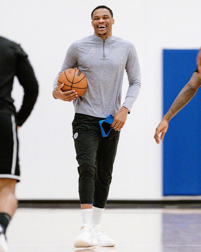 萨卡将与阿 萨卡将与阿